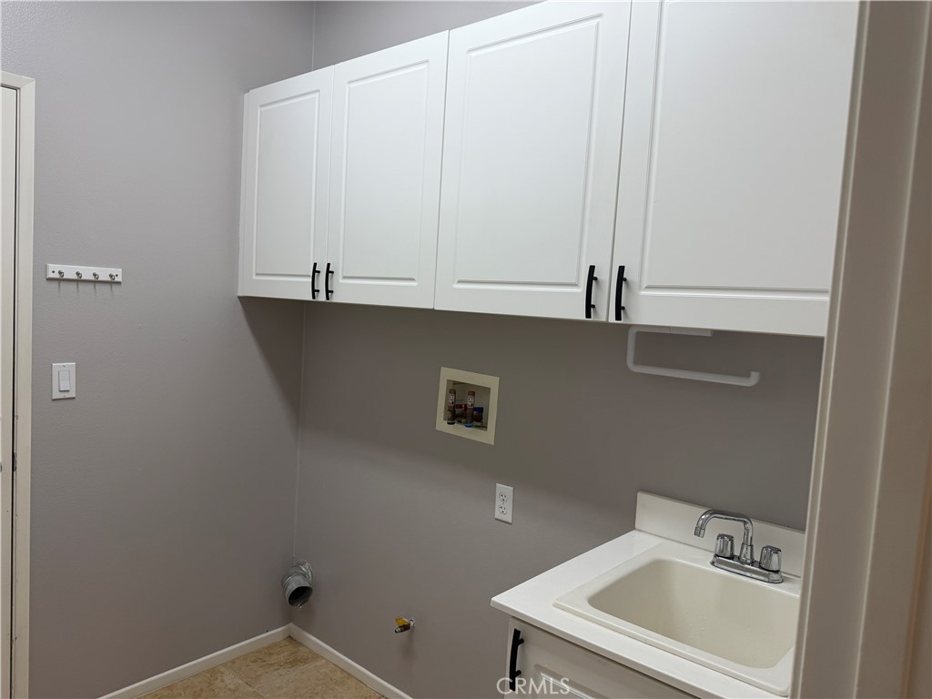 12758 Royal Palm Lane Riverside, CA 92503 - Photo 14 of 27 Gallery Image 14