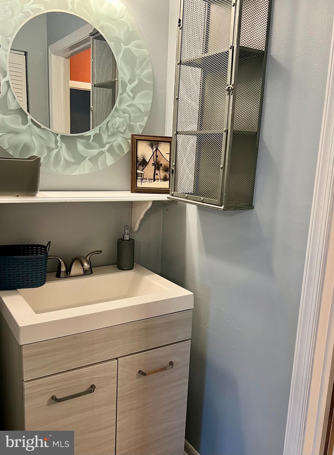 303 Walnut Ridge Drive Pottstown, PA 19464 - Photo 17 of 28 Personal vanity in main bedroom