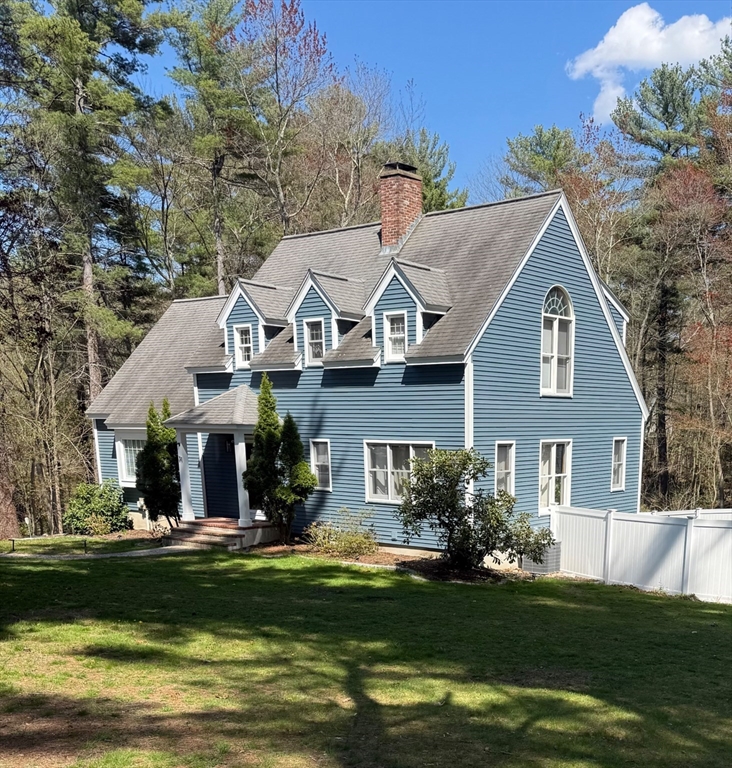 31 Webb Street Middleton, MA 01949 - Photo 1 of 40 Gallery Image 1