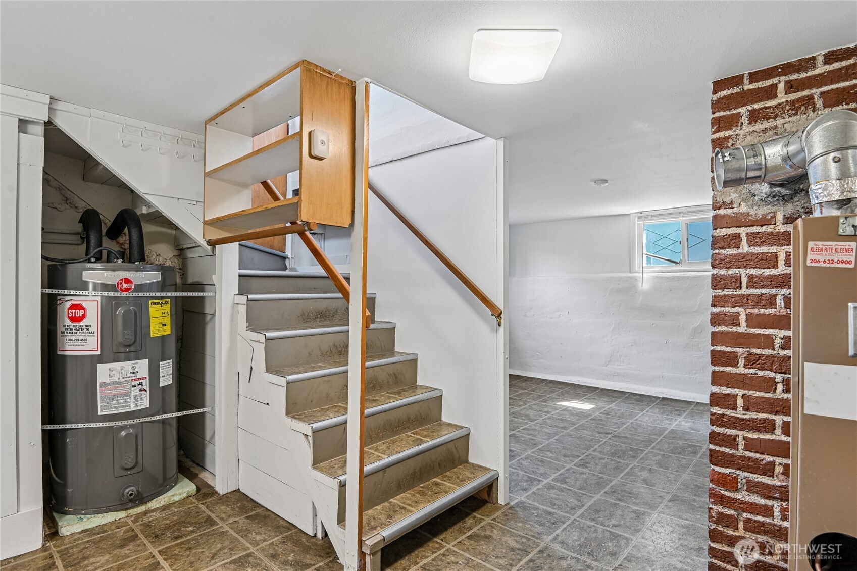 5017 Southwest Grayson Street Seattle, WA 98116 - Photo 21 of 32 Gallery Image 21
