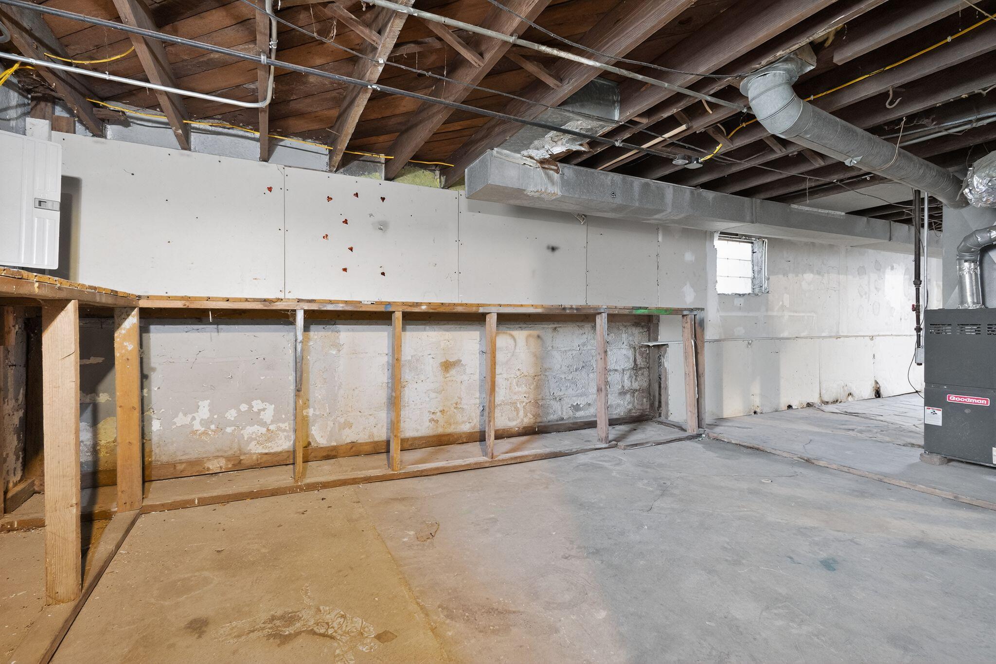 3615 West Center Street Milwaukee, WI 53210 - Photo 15 of 16 26_3615_W_Center_St_Milwaukee_WI_53210-O