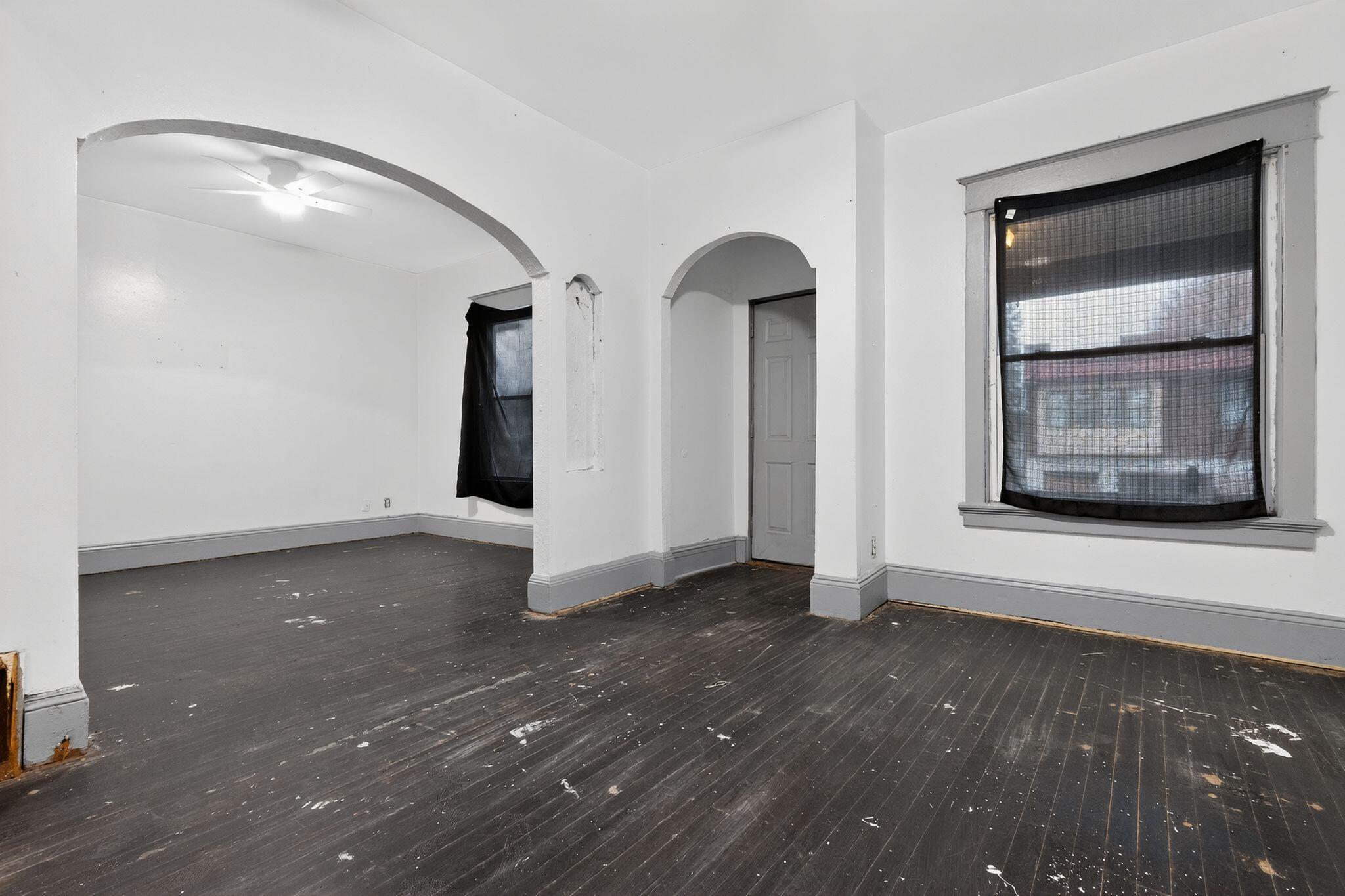 3615 West Center Street Milwaukee, WI 53210 - Photo 4 of 16 09_3615_W_Center_St_Milwaukee_WI_53210-L