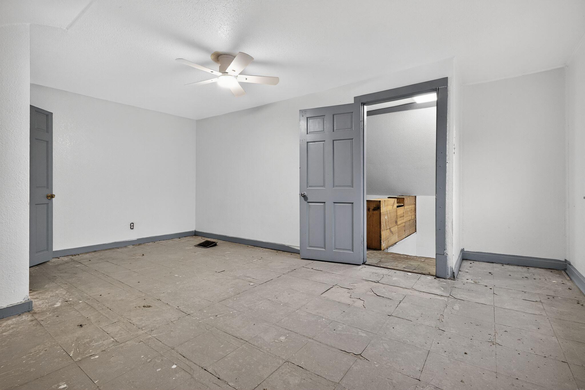 3615 West Center Street Milwaukee, WI 53210 - Photo 7 of 16 13_3615_W_Center_St_Milwaukee_WI_53210-B