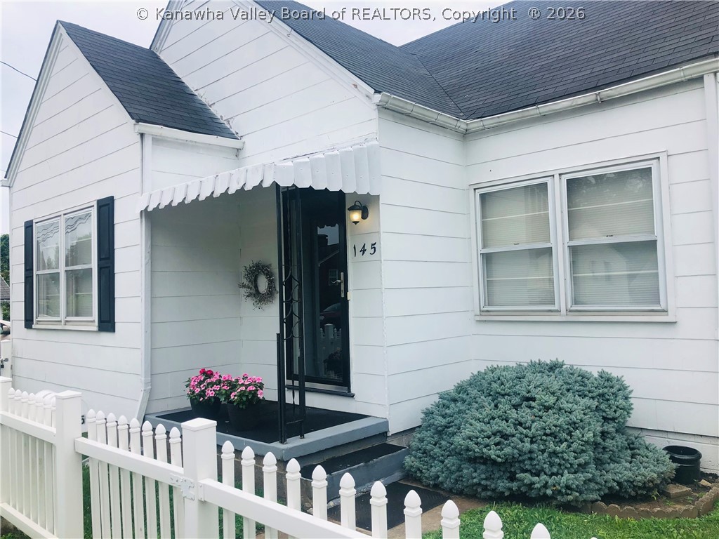145 Oakwood Road Charleston, WV 25314 - Photo 1 of 25 Gallery Image 1