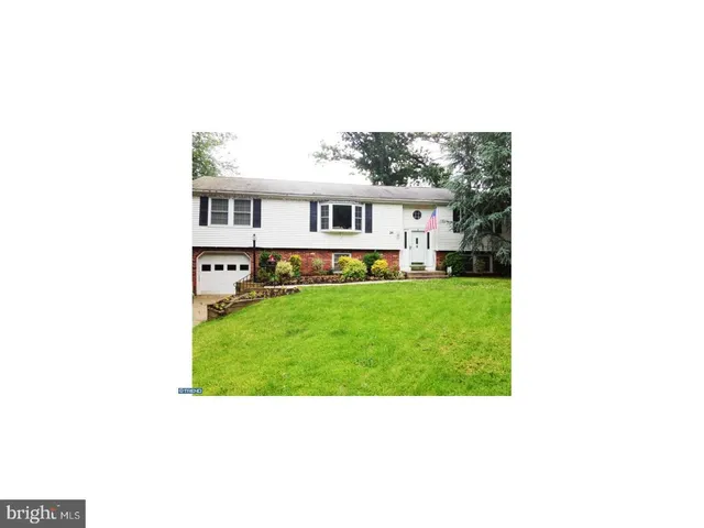 $399,500 | 26 Tall Oaks Drive, Clementon, NJ 08021