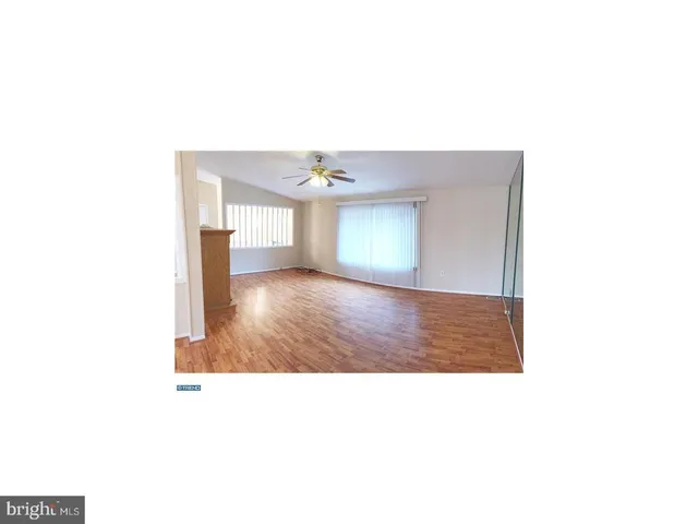 $399,500 | 26 Tall Oaks Drive, Clementon, NJ 08021