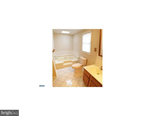 $399,500 | 26 Tall Oaks Drive, Clementon, NJ 08021