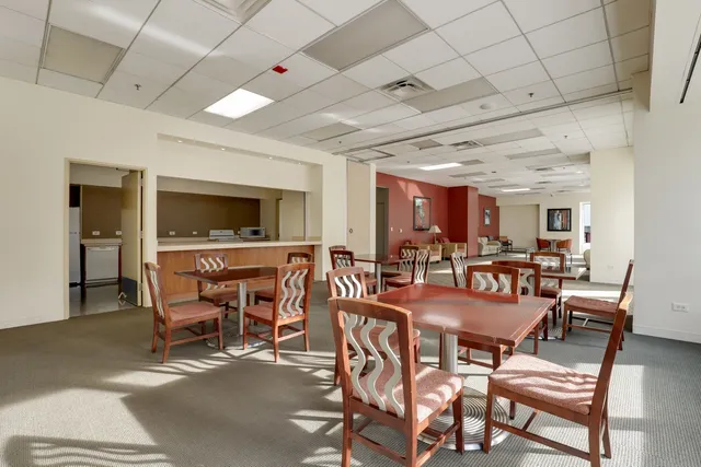 $319,900 | 512 North McClurg Court, Unit 1705, Chicago, IL 60611