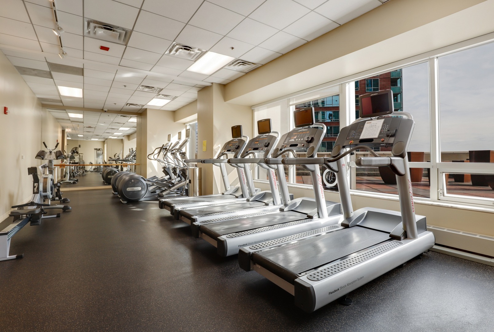 512 North McClurg Court, Unit 1705 Chicago, IL 60611 - Photo 21 of 24