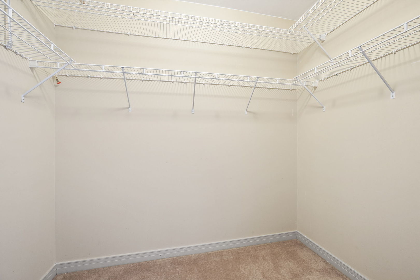 512 North McClurg Court, Unit 1705 Chicago, IL 60611 - Photo 9 of 24