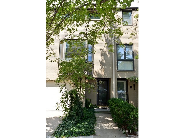 1628 North Mohawk Street, Unit 1628 Chicago, IL 60614 - Photo 1 of 15