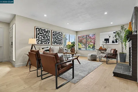 $1,149,000 | 210 Carob Lane, Alameda, CA 94502