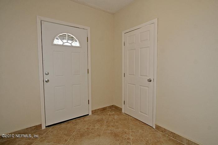 504 Nightingale Road Jacksonville, FL 32216 - Photo 3 of 12 Foyer