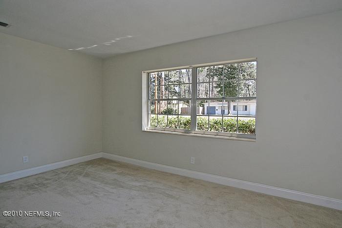504 Nightingale Road Jacksonville, FL 32216 - Photo 7 of 12 Living Room