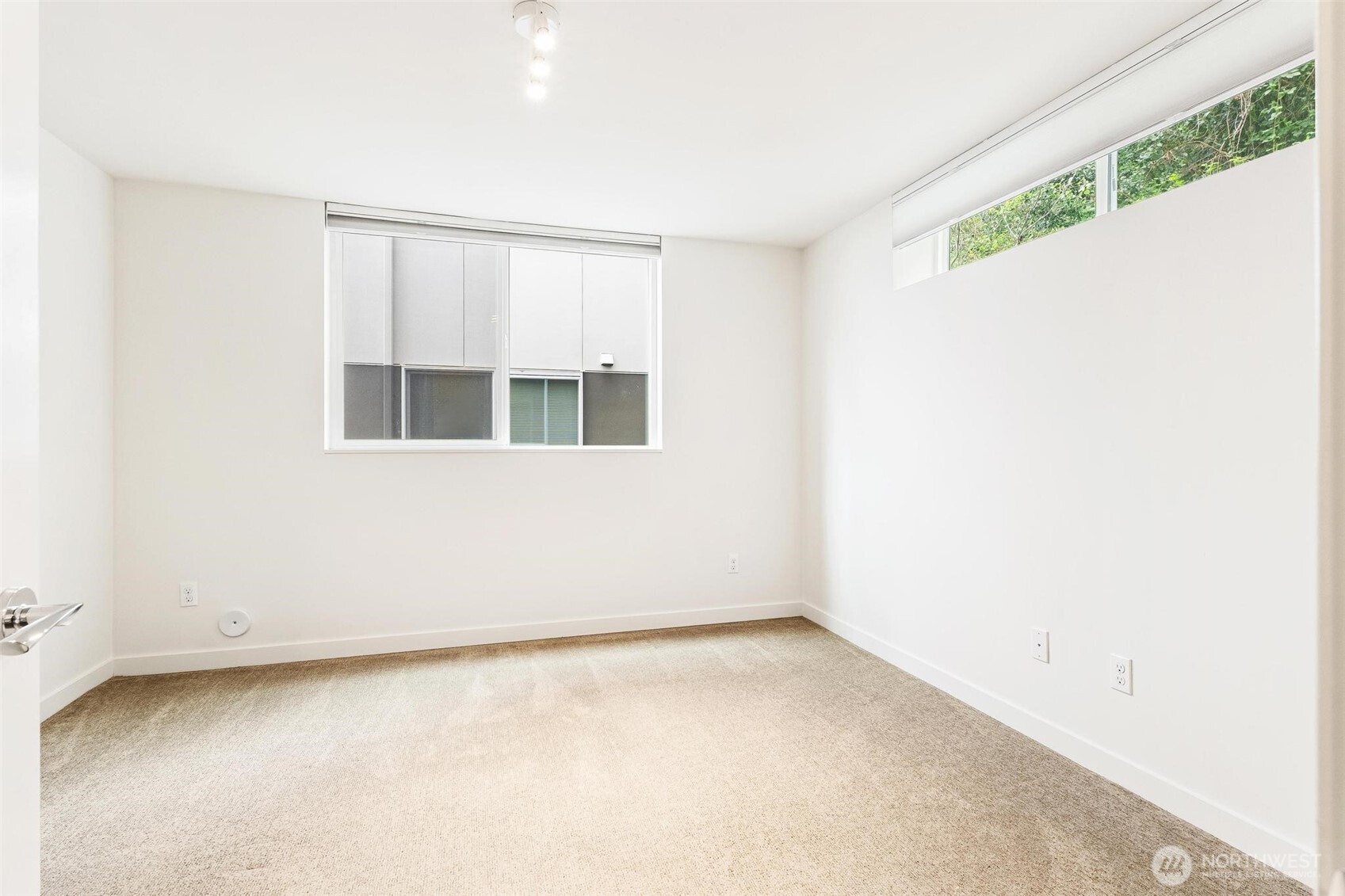 3812 22nd Avenue Southwest Seattle, WA 98106 - Photo 30 of 37