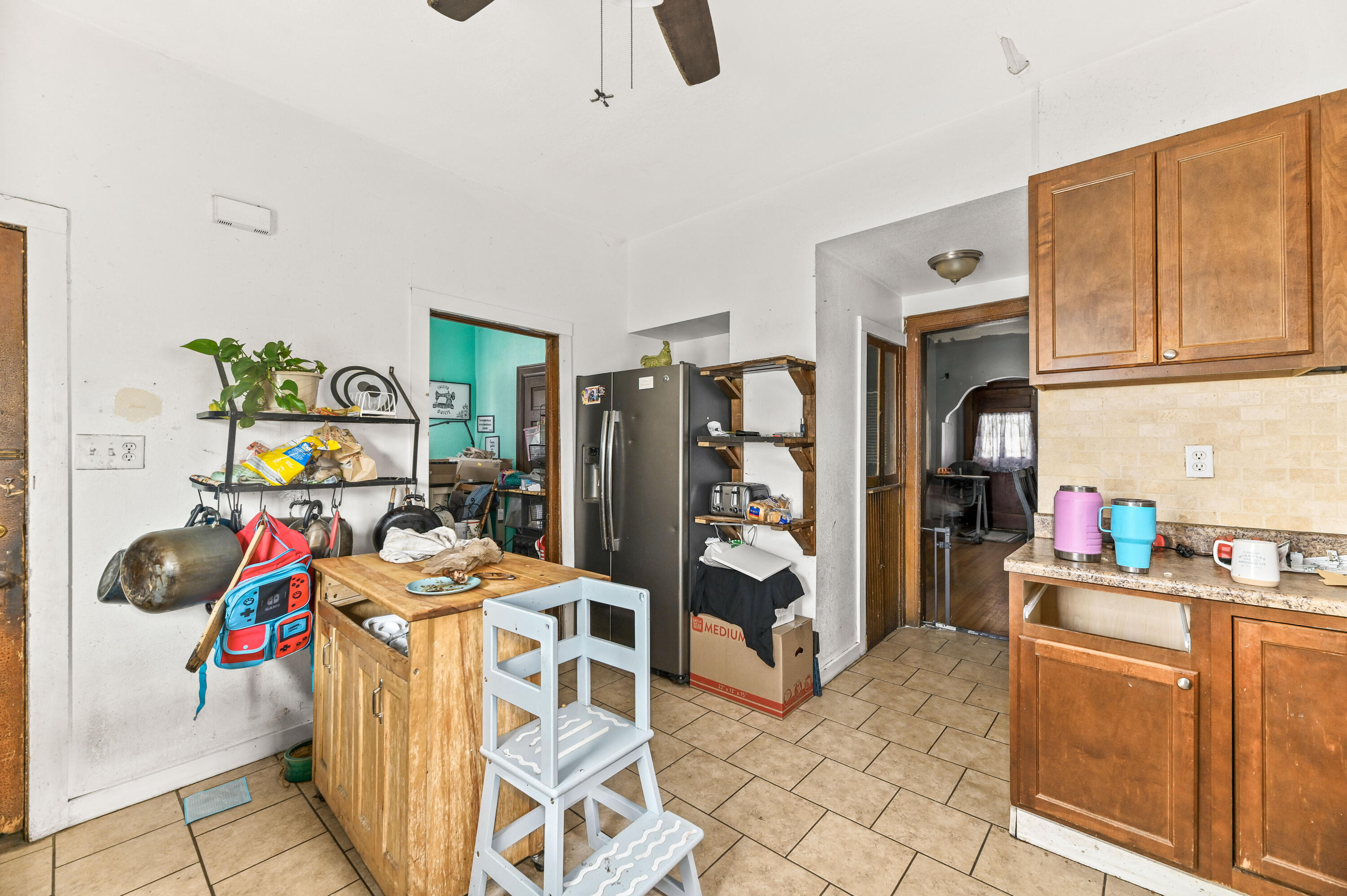 2437 South 29th Street Milwaukee, WI 53215 - Photo 10 of 28 Kitchen