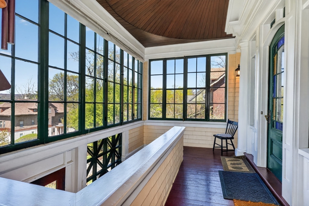 13 Maplewood Road Worcester, MA 01602 - Photo 4 of 39 Gallery Image 4