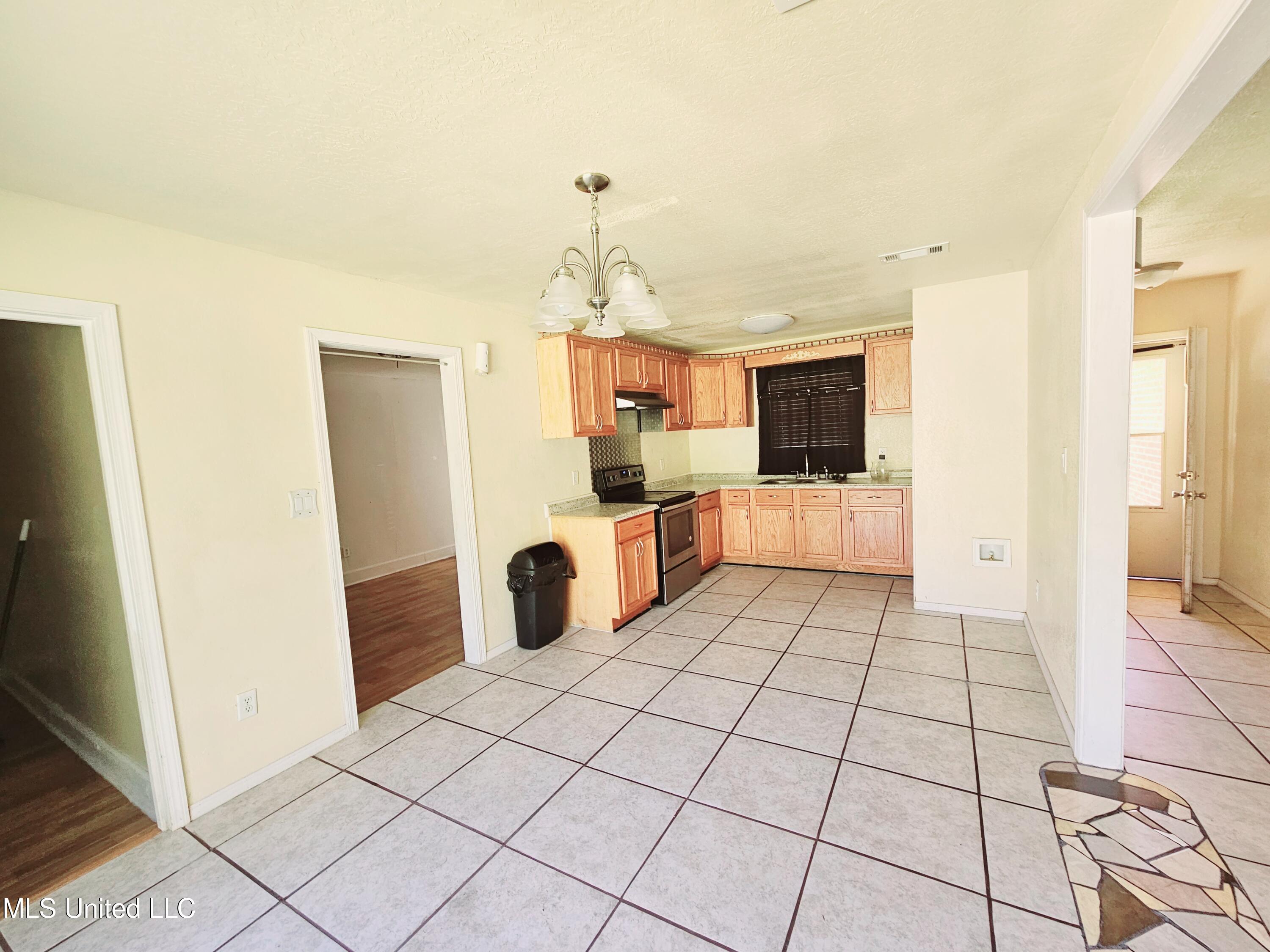 5019 Frederick Street Moss Point, MS 39563 - Photo 3 of 9 20231009_131330