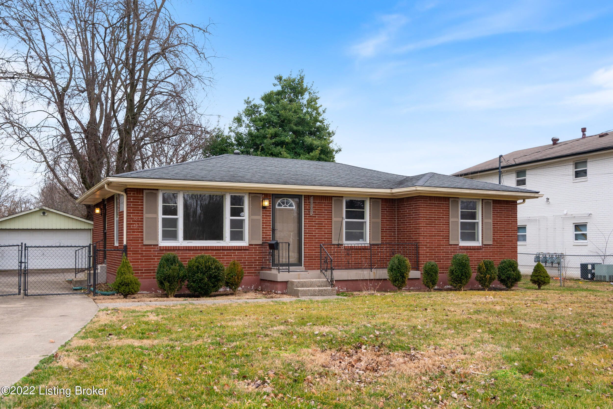 7907 Terry Road Louisville, KY 40258 - Photo 3 of 36 Welcome Home! 7907 Terry Road 40258