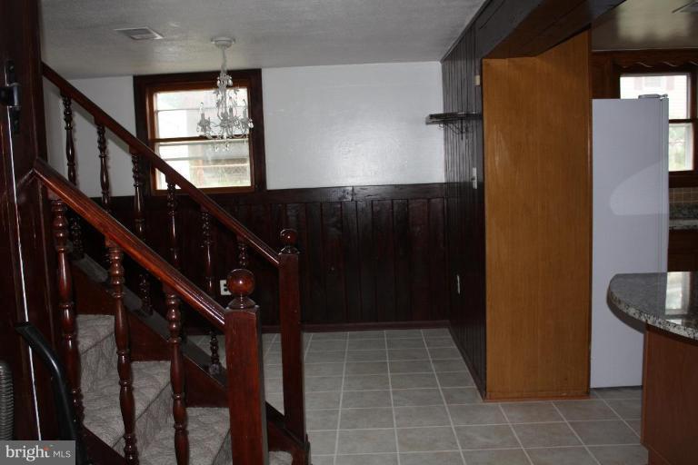 15020 Alaska Road Woodbridge, VA 22191 - Photo 8 of 29 Kitchen/Dining Room