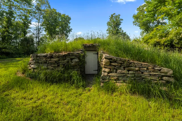 $5,500,000 | 1189 Pequot Trail, Stonington, CT 06378