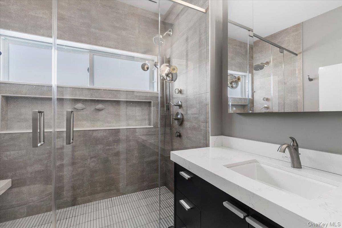 73 Maple Avenue New Rochelle, NY 10801 - Photo 11 of 23