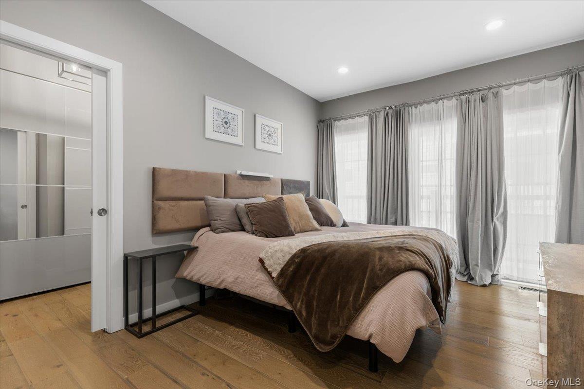 73 Maple Avenue New Rochelle, NY 10801 - Photo 10 of 23