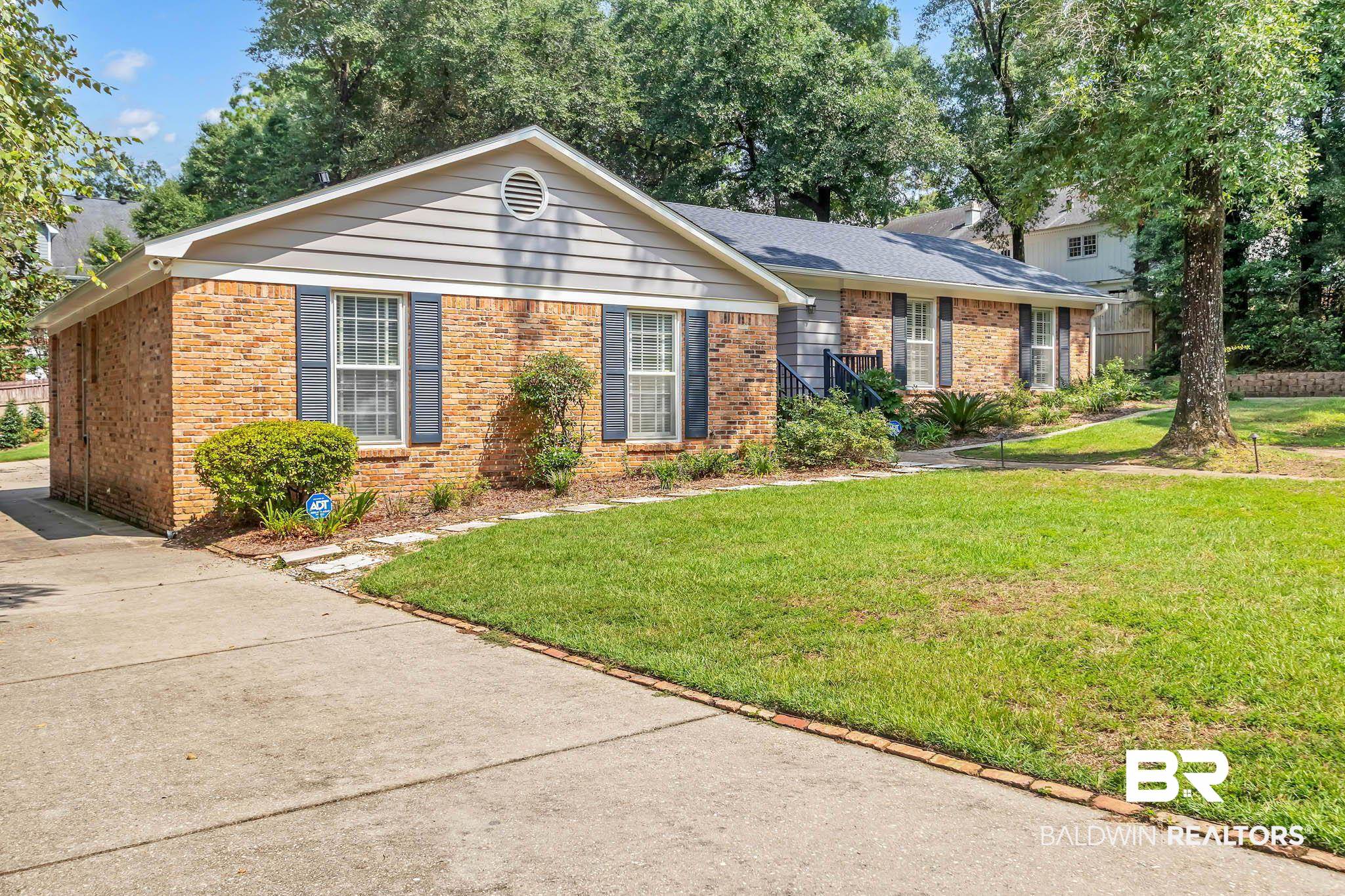 309 West Brandy Run Road Mobile, AL 36608 - Photo 6 of 100 Ranch-style home featuring a front lawn and brick siding