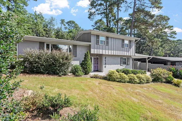 $690,000 | 2120 Hillock Drive, Raleigh, NC 27612