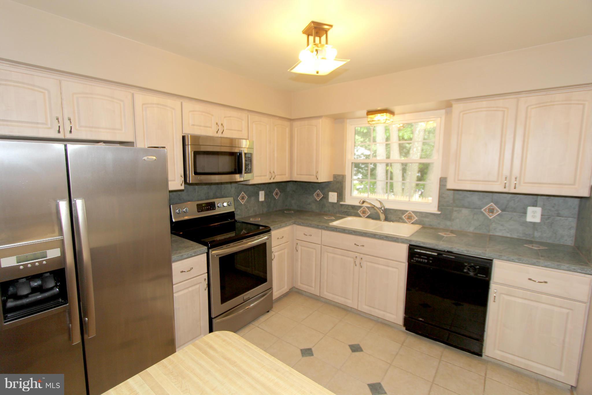 6004 Powell's Landing Road Burke, VA 22015 - Photo 16 of 27 Kitchen