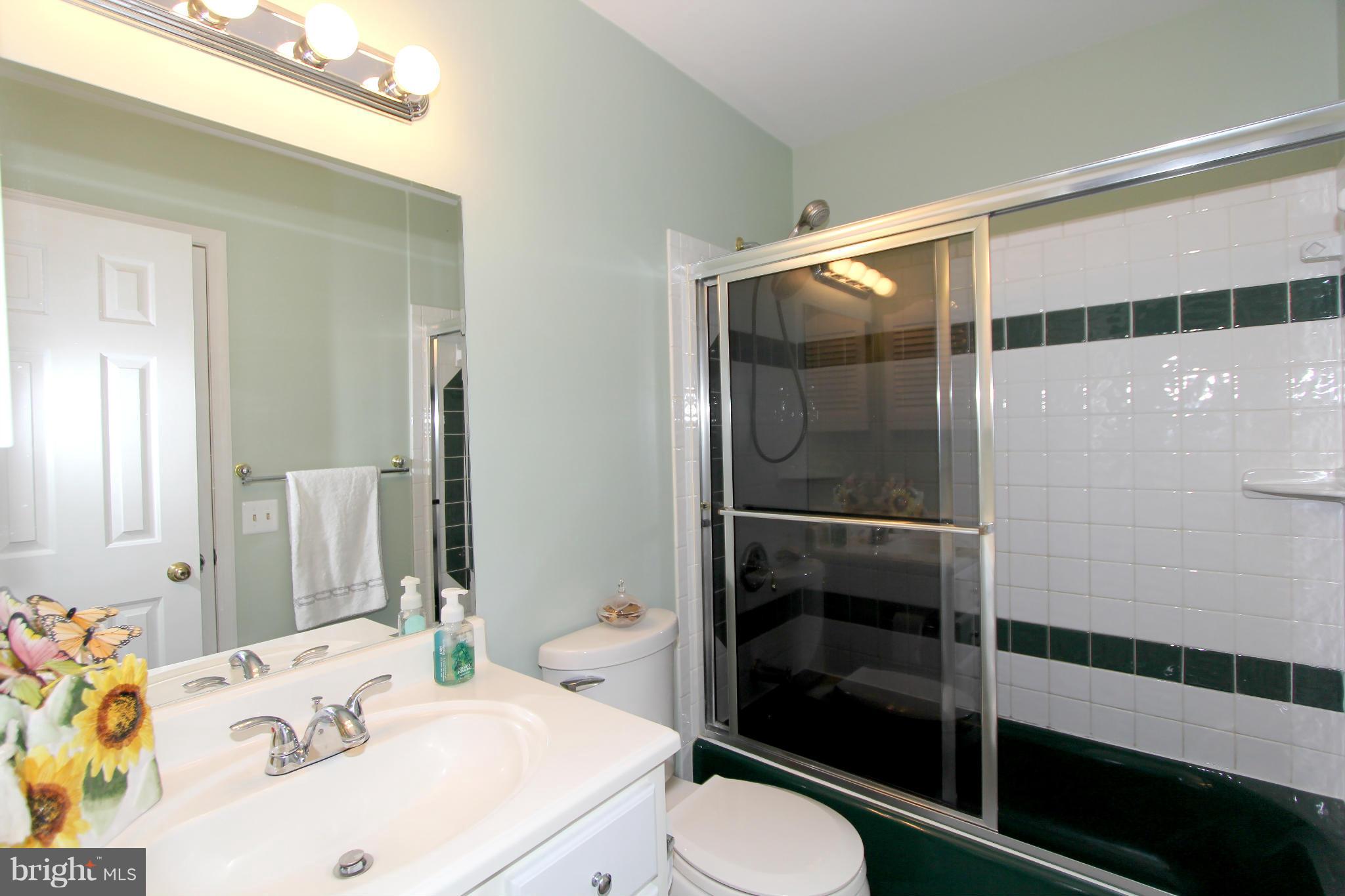 6004 Powell's Landing Road Burke, VA 22015 - Photo 21 of 27 Bath (Master)