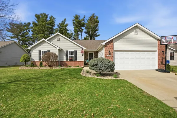 $399,999 | 414 17th Street Southeast, De Motte, IN 46310