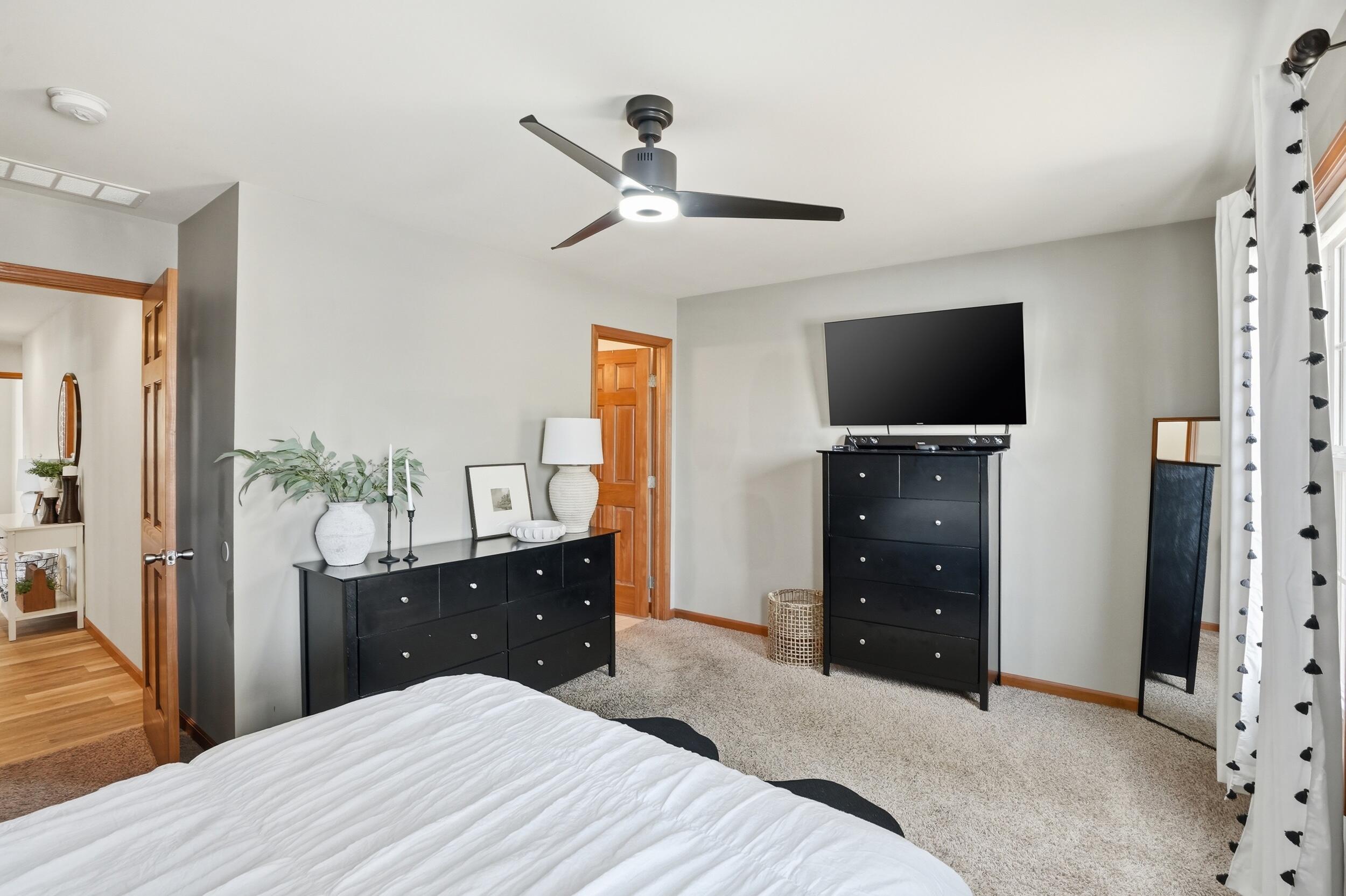 414 17th Street Southeast De Motte, IN 46310 - Photo 13 of 25 2500x1665