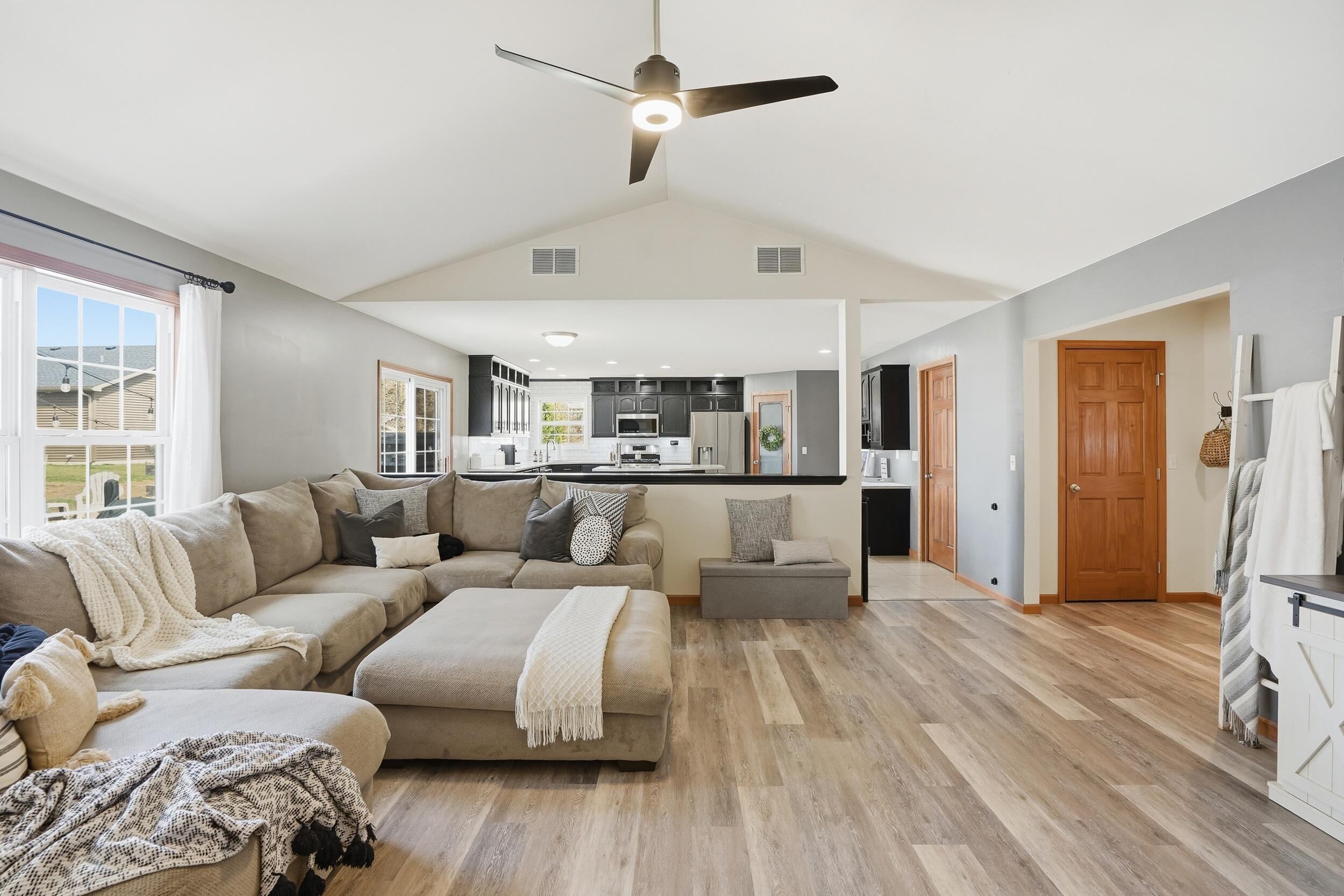 414 17th Street Southeast De Motte, IN 46310 - Photo 4 of 25 2500x1667