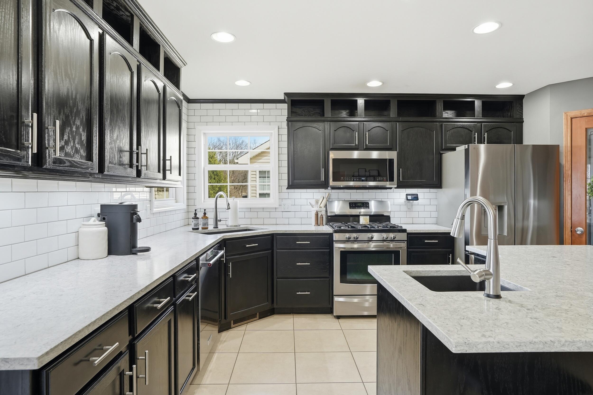 414 17th Street Southeast De Motte, IN 46310 - Photo 7 of 25 2500x1666