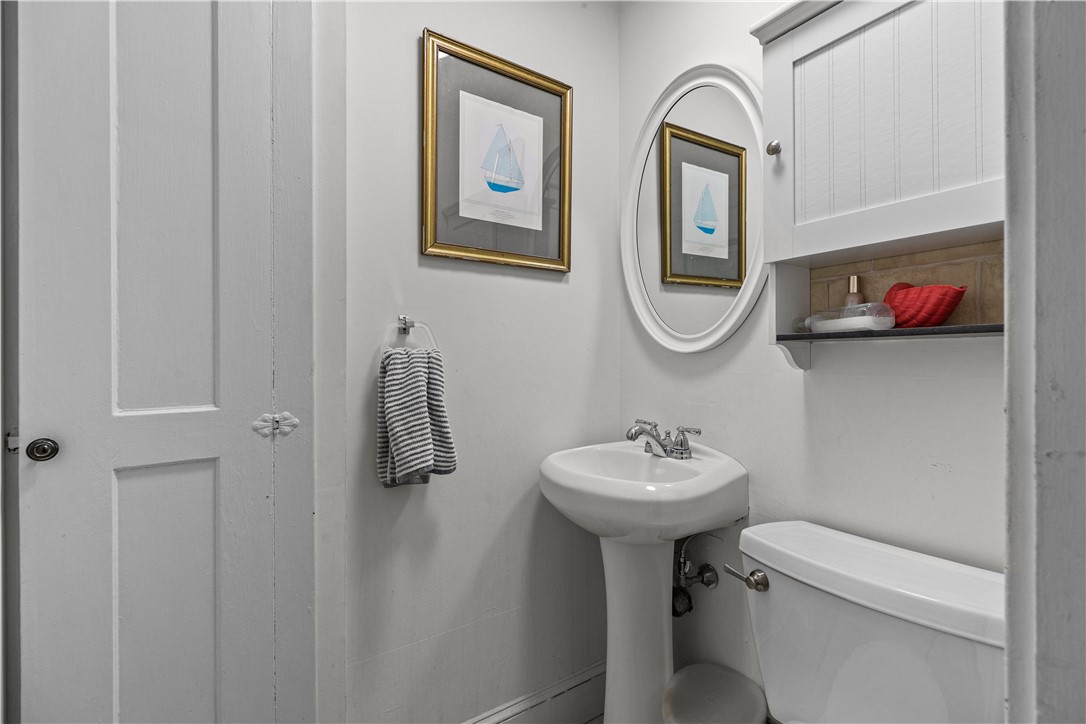 161 Mitchell's Lane Middletown, RI 02842 - Photo 17 of 30