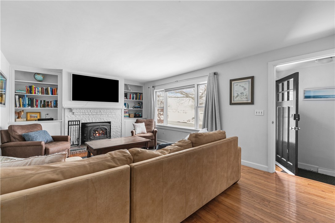 161 Mitchell's Lane Middletown, RI 02842 - Photo 2 of 30