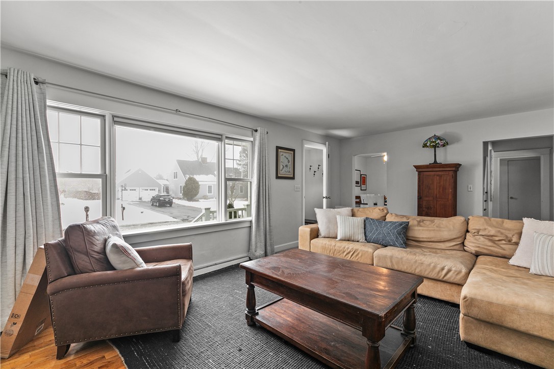 161 Mitchell's Lane Middletown, RI 02842 - Photo 4 of 30