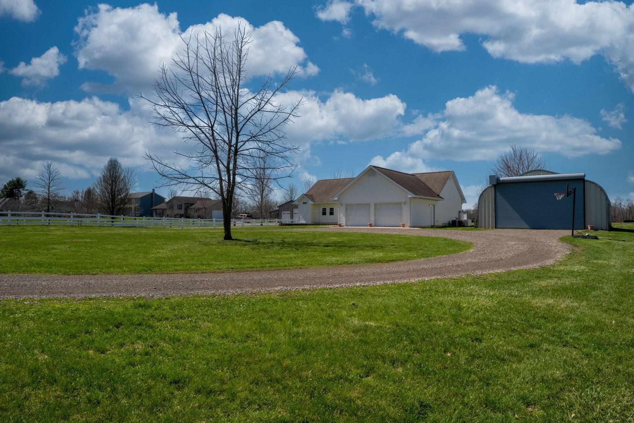 1687 Lake Drive Road Heath, OH 43056 - Photo 34 of 49 large circular drive