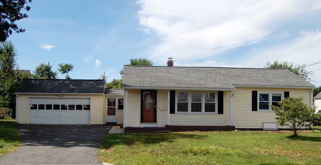 100 Derryfield Avenue Springfield, MA 01118 - Photo 1 of 22