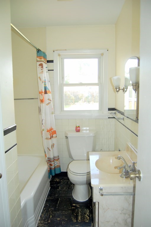 100 Derryfield Avenue Springfield, MA 01118 - Photo 12 of 22