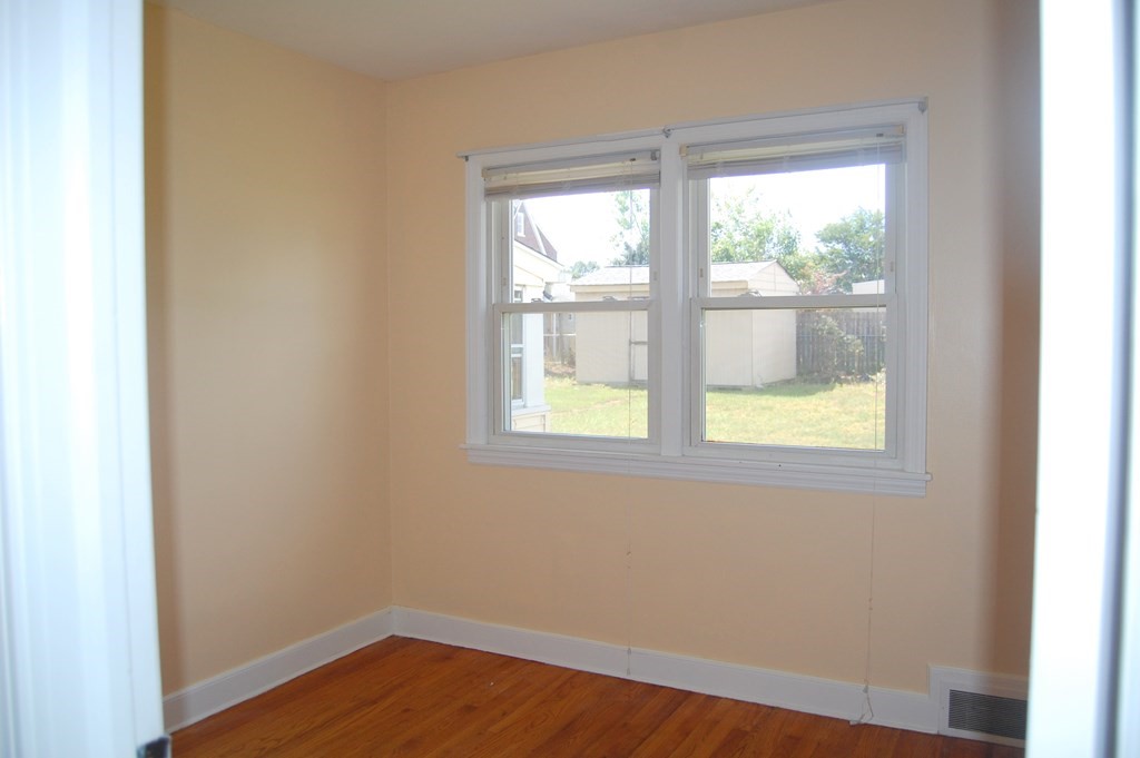 100 Derryfield Avenue Springfield, MA 01118 - Photo 16 of 22