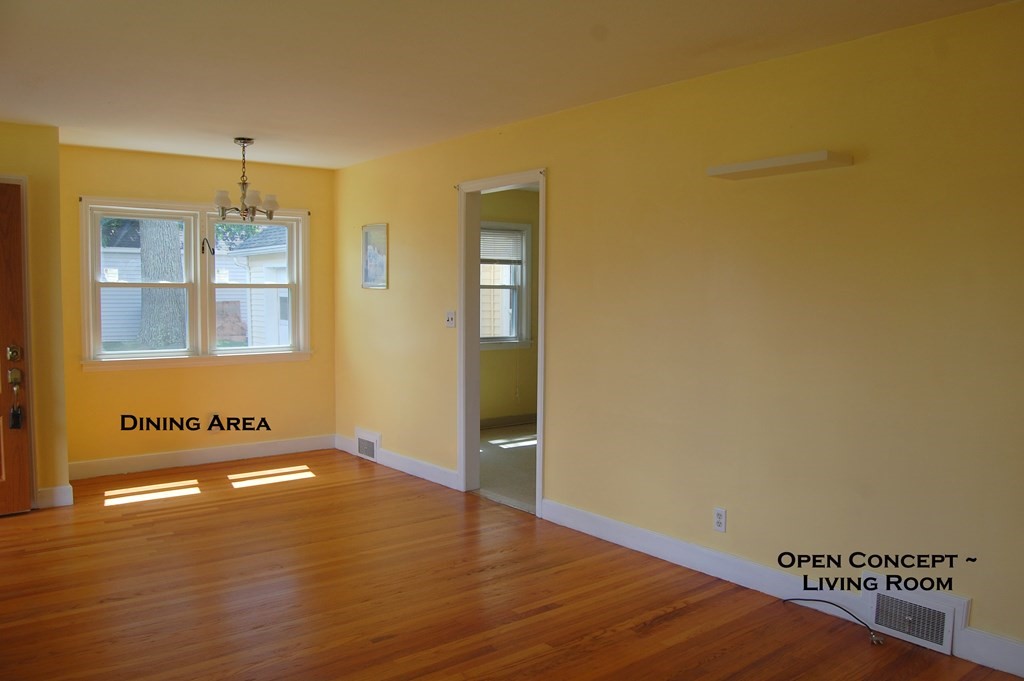 100 Derryfield Avenue Springfield, MA 01118 - Photo 5 of 22