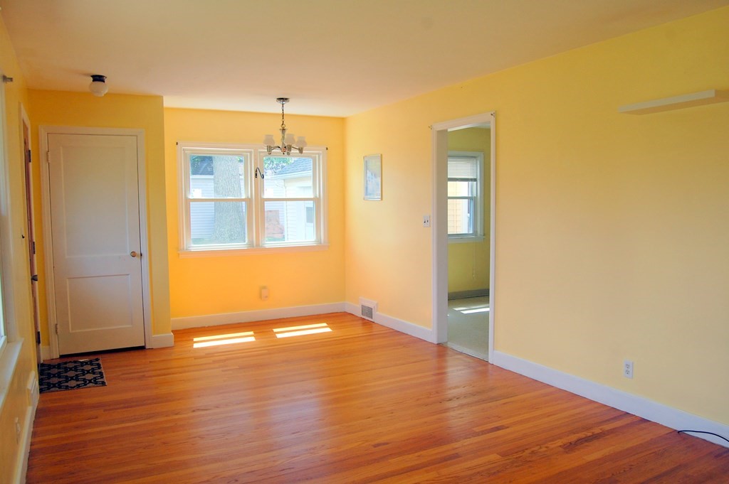 100 Derryfield Avenue Springfield, MA 01118 - Photo 6 of 22