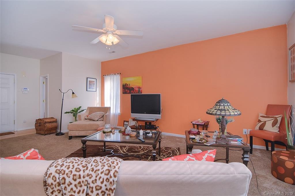 5228 Javitz Road Charlotte, NC 28216 - Photo 3 of 22 Gallery Image 3