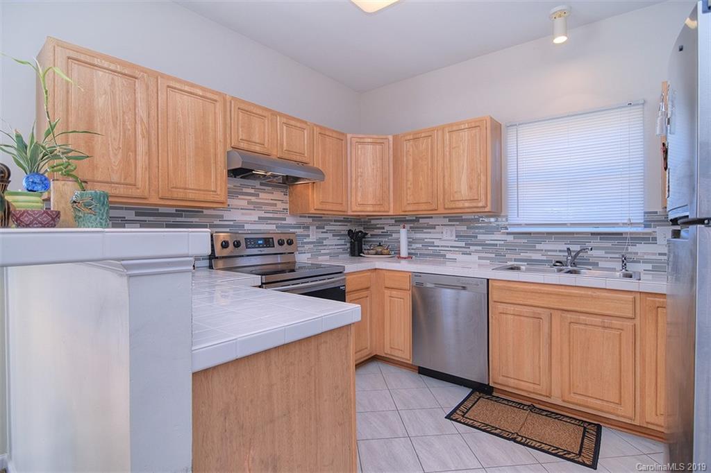 5228 Javitz Road Charlotte, NC 28216 - Photo 4 of 22 Gallery Image 4