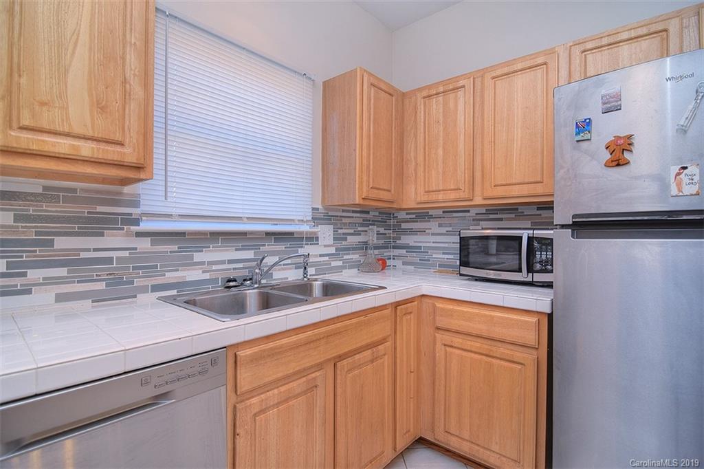 5228 Javitz Road Charlotte, NC 28216 - Photo 5 of 22 Gallery Image 5