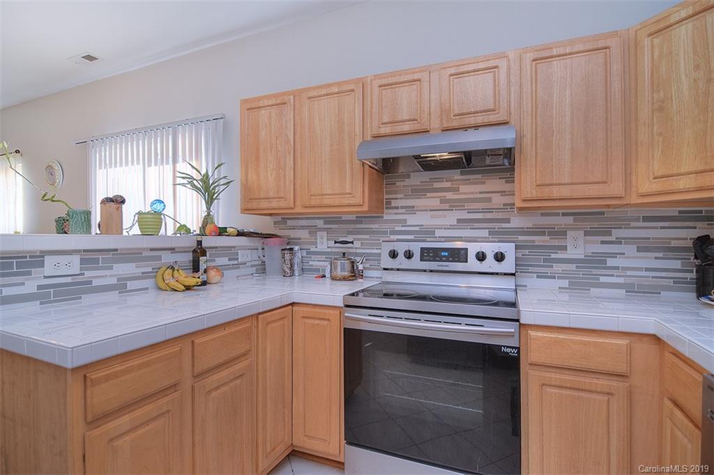 5228 Javitz Road Charlotte, NC 28216 - Photo 6 of 22 Gallery Image 6