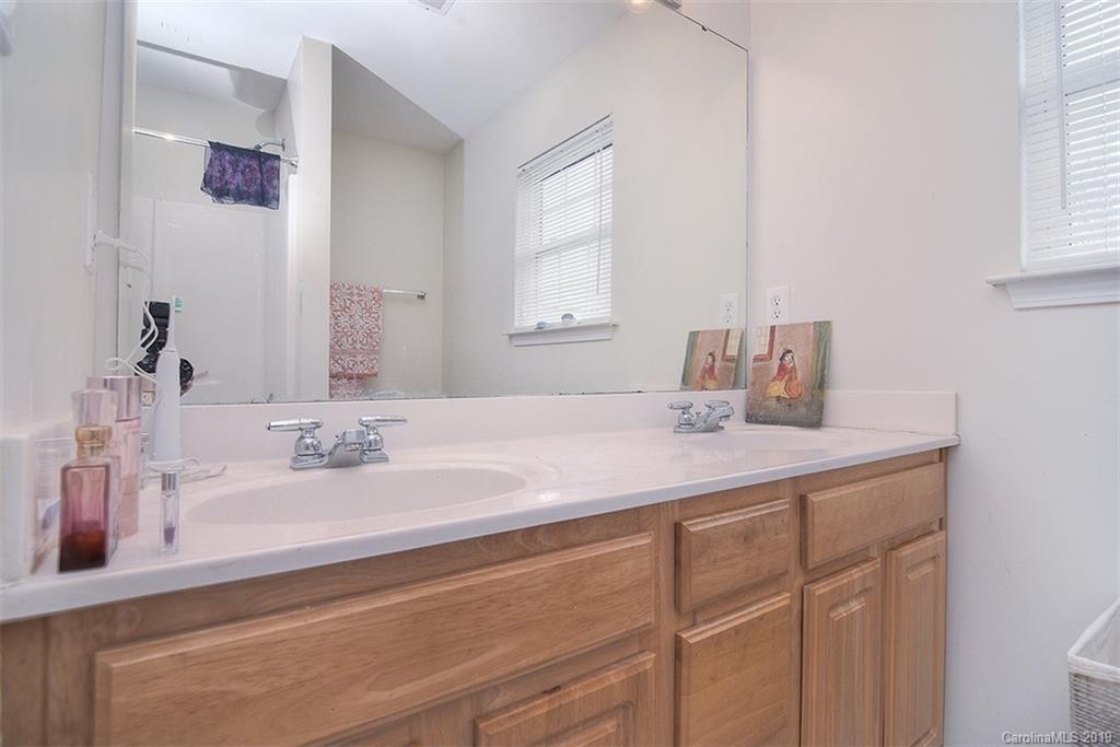 5228 Javitz Road Charlotte, NC 28216 - Photo 10 of 22 Gallery Image 10