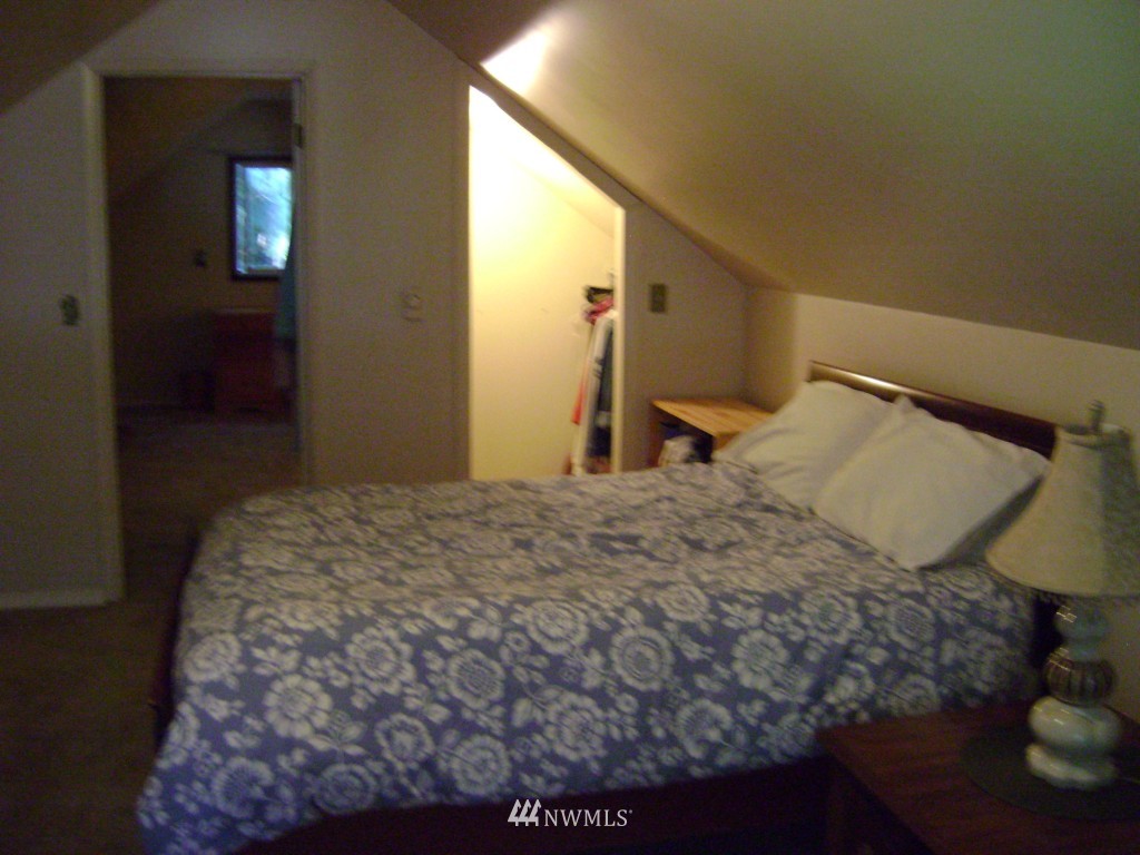 18836 Southeast 213th Street Renton, WA 98058 - Photo 11 of 20 Gallery Image 11